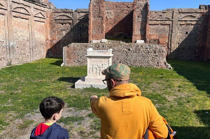 Rome to Pompeii Guided Tour with Wine & Lunch by High Speed Train - Wine tasting without the hype: how to handle the palate and pace
