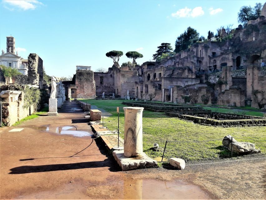 Rome: Vatican, Colosseum & Main Squares Tour w/ Lunch & Car - A luxury car tour that actually protects your time