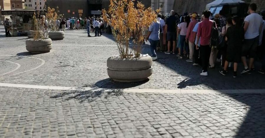 Rome: Vatican Museum & Sistine Chapel Skip-the-Line Tour - Meeting Via Sebastiano Veniero and the 2.5-Hour Rhythm