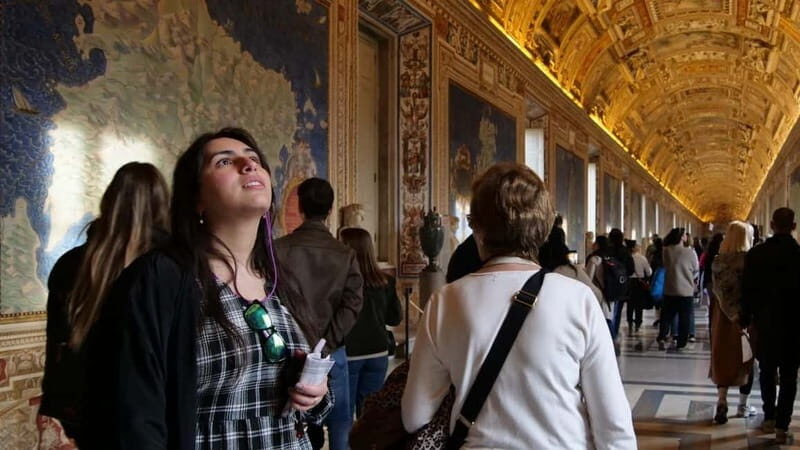 Rome: Vatican Museum Tour and Colosseum Experience - Meeting point and the timing that shapes your day