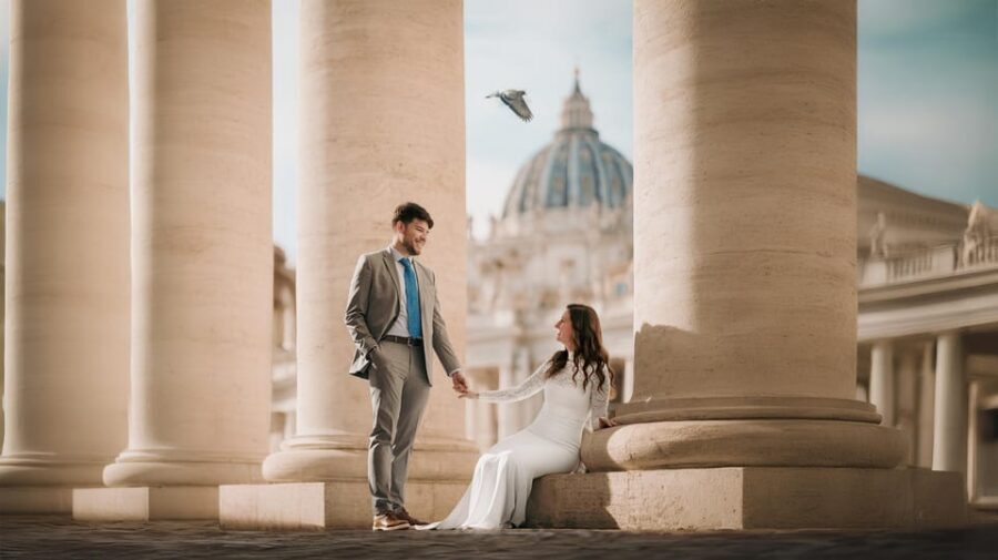 Rome: Vatican, St Peter’s Sq & Castel Sant’Angelo PhotoShoot - Crowd Timing in Vatican Area: Wednesdays, Sundays, and Morning Wins