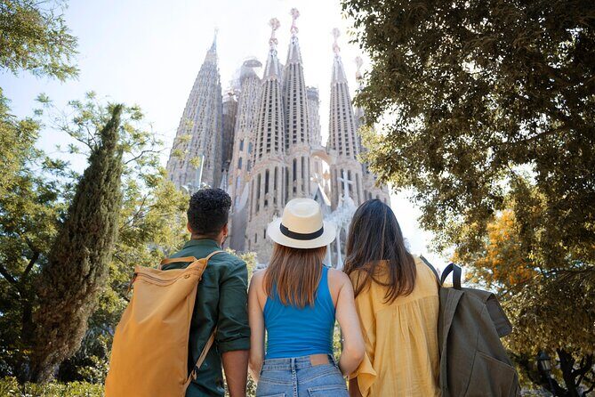Sagrada Familia Private Guided Tour - Your starting point: El Trabucaire and an easy handoff