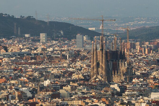 Sagrada Familia Small Group Tour with Skip the Line Ticket - The 90-minute flow: what you’ll do during the guided walk