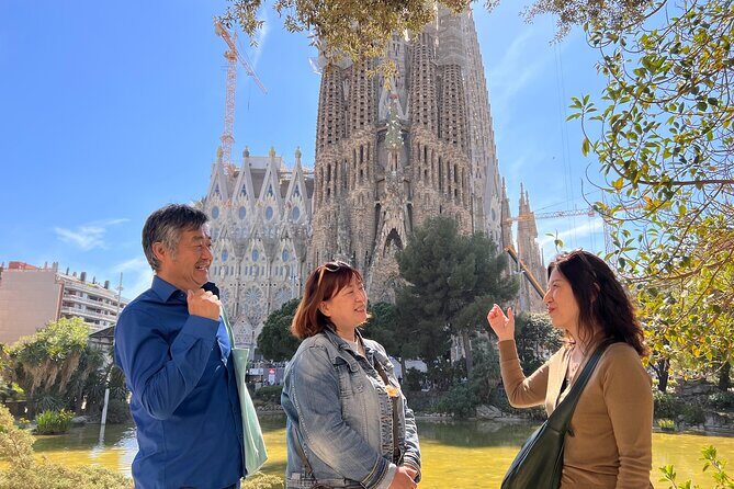 Sagrada Familia Tour with Express Entry and Local Guide - Why Express Entry Matters at Sagrada Familia