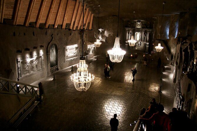 Salt Mine Wieliczka Guided Tour from Krakow - How long you’ll be underground (and what the guide is doing for you)