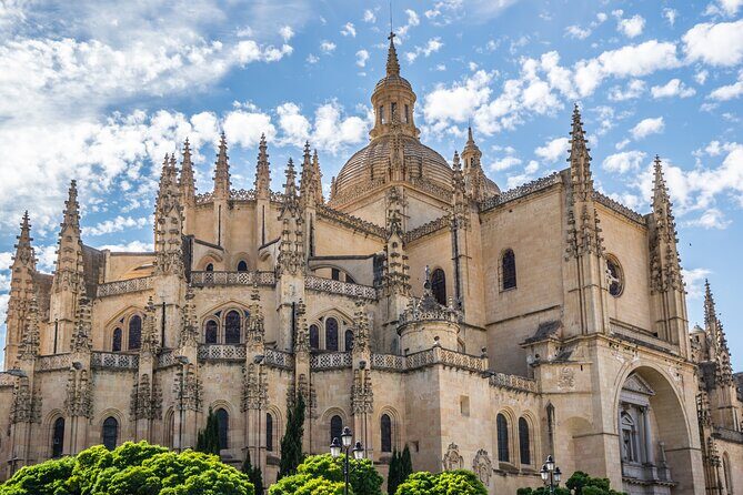 Segovia with Alcazar Guided Tour by High-Speed Train from Madrid - Group Size, Guide Style, and How Much You Get From the Day