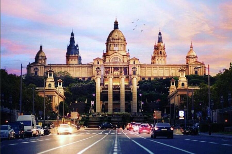 Semi-Private Barcelona Gothic, Parc Guell & Sagrada Familia - Starting in Pl. de Catalunya: the easiest place to orient