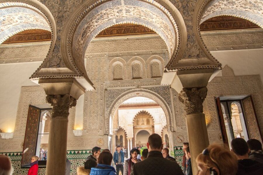 Seville: Alcázar and Cathedral Entry Ticket and Guided Tour - Alcázar Palace of the Muslim rulers: palaces, gardens, and guided audio