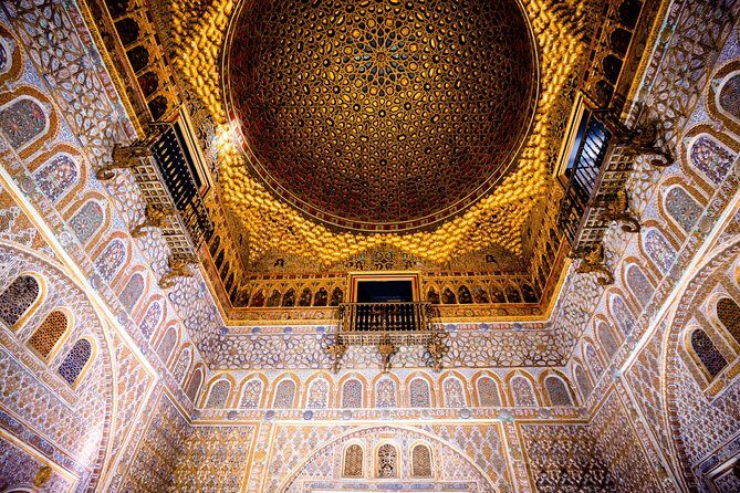 Seville Alcazar, Cathedral and Giralda Skip-The-Line Guided Tour - Entering Seville Cathedral (Santa María de la Sede) Without the Headache