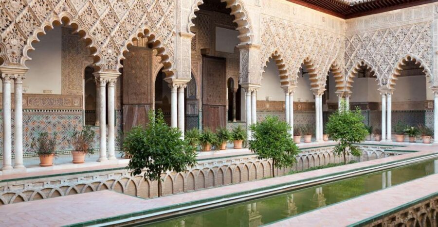 Seville: Alcázar, Cathedral & Giralda Fast Track Guided Tour - The smartest way to see Seville’s top monuments in one afternoon