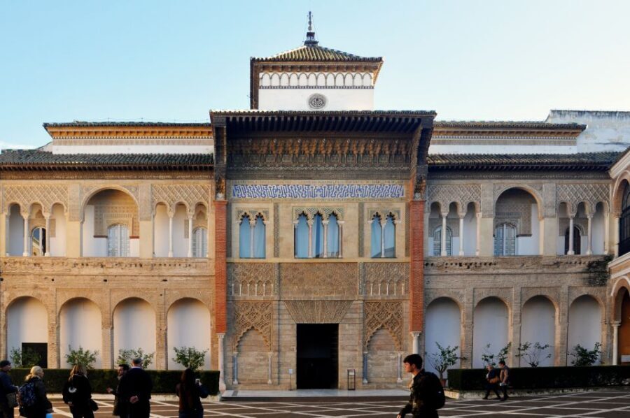 Seville: Alcazar & Cathedral Skip-the-Line Guided Tour - Seville Cathedral: skip the line, then go up with context