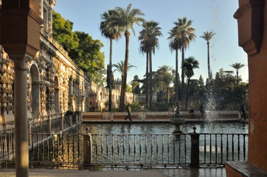 Seville: Alcazar & Cathedral Skip-the-Line Guided Tour - Your Cathedral free time: use it like a smart self-guided visit