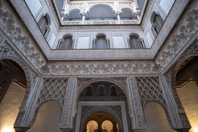 Seville Alcázar: Guided Premium Tour with Priority Entrance - Practical tips so you enjoy it, not just endure it