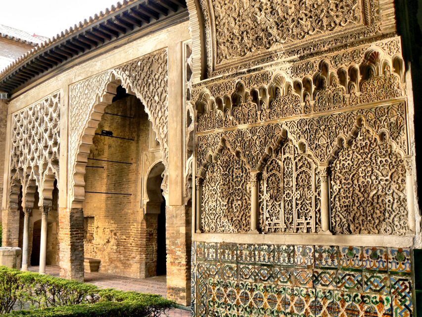 Seville: Alcázar Tour with Tickets Included - First stop: What this Alcázar tour actually includes