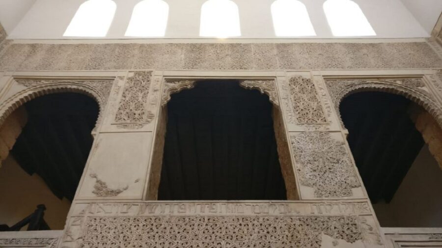 Seville: Alcázar Tour with Tickets Included - Pace, crowds, and how guides handle the real world