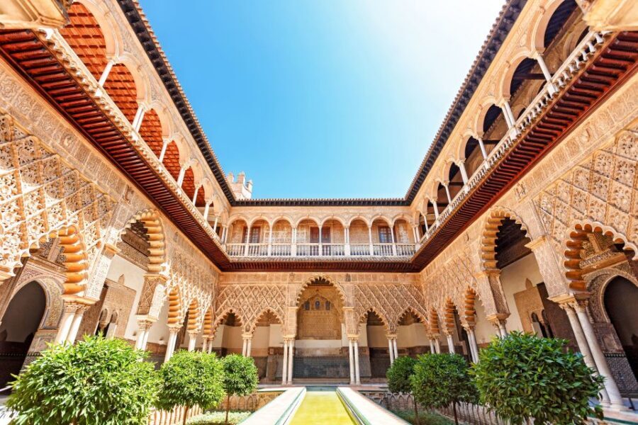 Seville: Cathedral and Alcázar Guided Tour - Seeing the Game of Thrones set inside the Alcázar
