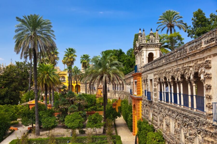 Seville: Cathedral, Giralda, and Alcazar Guided Tour - The Alcázar: why the palace still feels alive