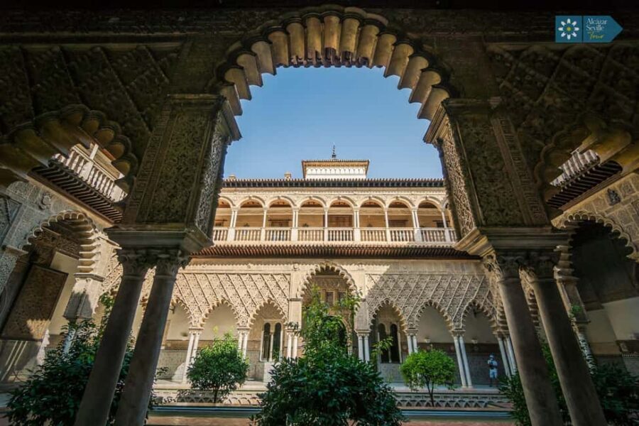 Seville: Cathedral, Giralda, and Royal Alcázar Guided Tour - Why this 3-hour Seville combo is such smart time use
