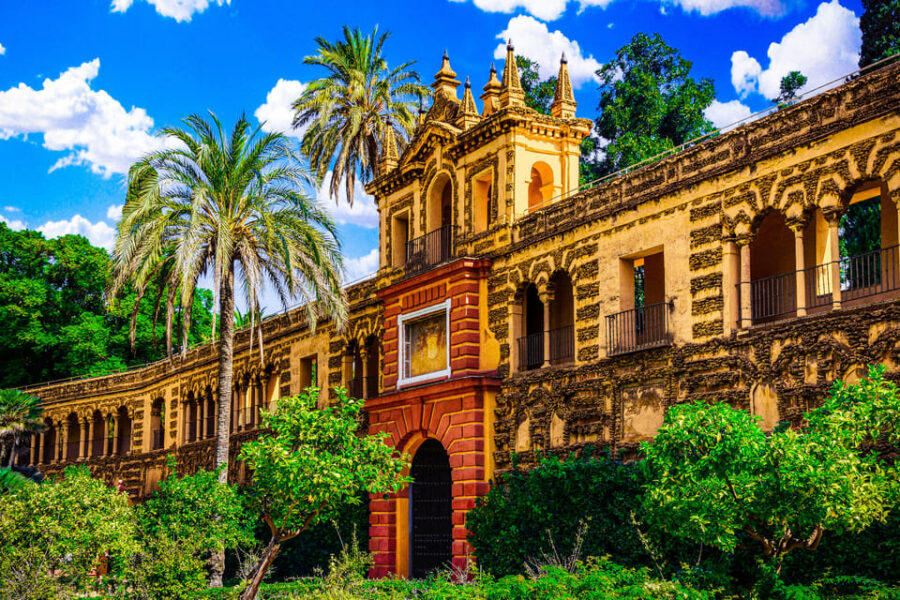 Seville: Priority Access Cathedral, Giralda & Alcázar Tour - Giralda Tower: A Gradual Climb and Panoramic Payoff