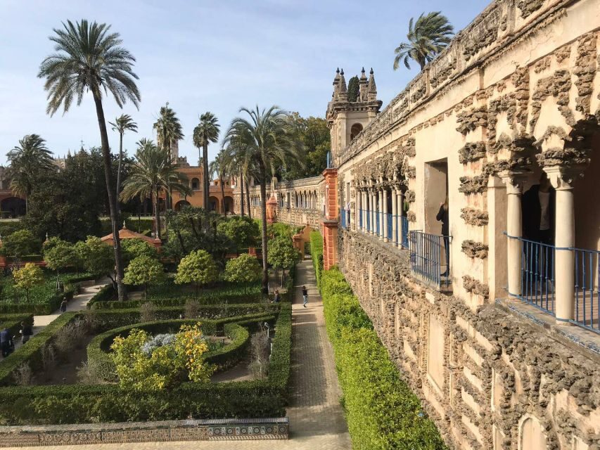 Seville: Small-Group Alcázar Guided Tour & Entry Ticket - The Mudejar Palace built by Peter I: where Moorish and Christian meet