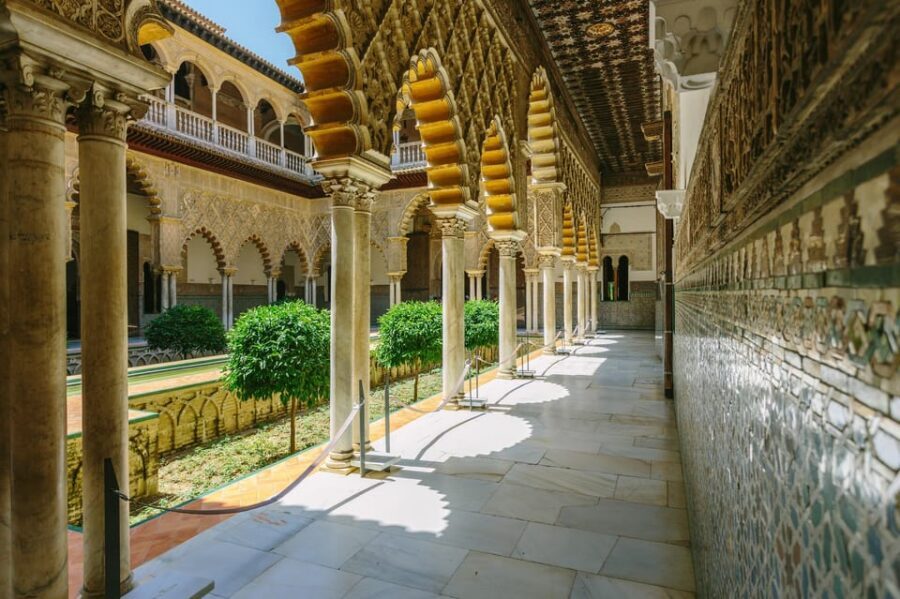 Seville: Tour Alcázar, Cathedral & Giralda Priority Access - Key things that make this tour worth your time