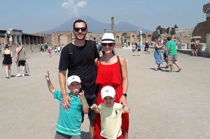 Shore Excursion Tour for Kids from Naples to Pompeii and Amalfi Coast - Keeping Kids Energized on an 8-Hour Naples Excursion