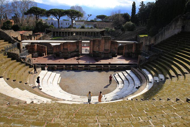 Skip-the-Line Best of Pompeii in one Day Tour w Local Guide & new opened houses - Via dell’Abbondanza: walking Pompeii’s main street like it’s a set