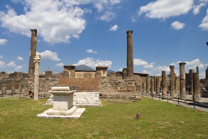 Skip-the-Line Pompeii Guided Tour from Naples - Via dell’Abbondanza and the Stabian Baths: Everyday Pompeii, Not Just Icons