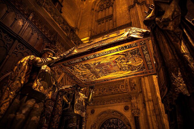 Skip the Line Seville Alcázar, Cathedral & Giralda Guided Tour - Puerta del León: your fast start at the Alcázar