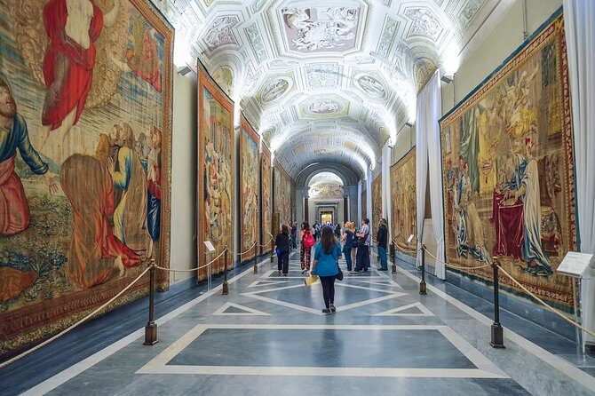 Skip the Line Tour: Vatican Museum + Sistine Chapel with Guide - Guides, headsets, and the difference between seeing and understanding