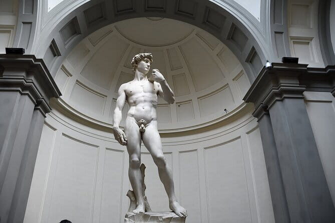 Skip the Line: Uffizi Gallery Ticket in Florence - Security, elevators, and moving through the museum