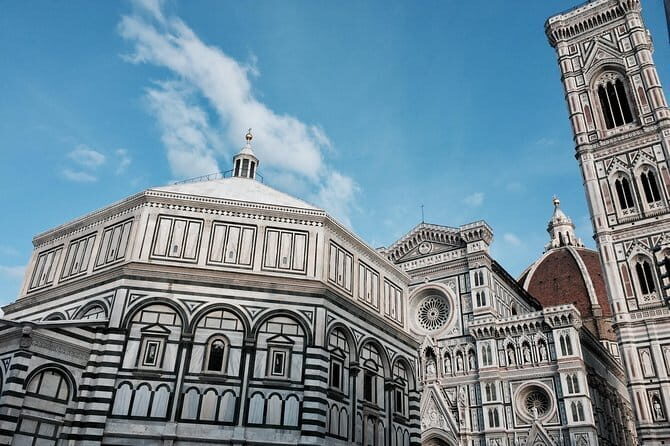 Skip the line: Uffizi small group and walking tour of Florence - Skip-the-line Uffizi: how a guided 2-hour tour helps you not drown