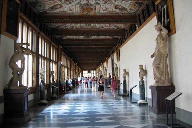 Skip the line: Uffizi small group and walking tour of Florence - Centro Storico walk: Baptistery views and the “old Florence” vibe