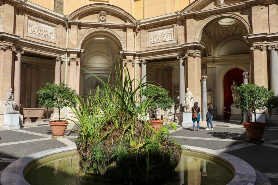 Skip-The-Line Vatican Museum, Sistine Chapel & Basilica Tour - Scala Regia and St. Peter’s Basilica: Skipping the fight at the door