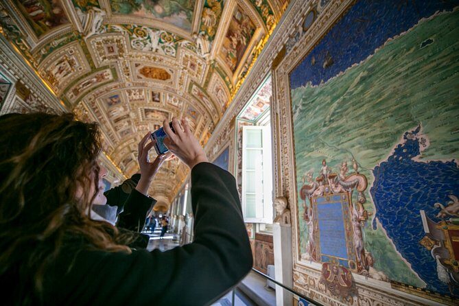 Skip-the-line Vip Private Tour of Vatican Sistine Chapel&Basilica - St. Peter’s Square wrap-up: a grand finish, with a reset moment