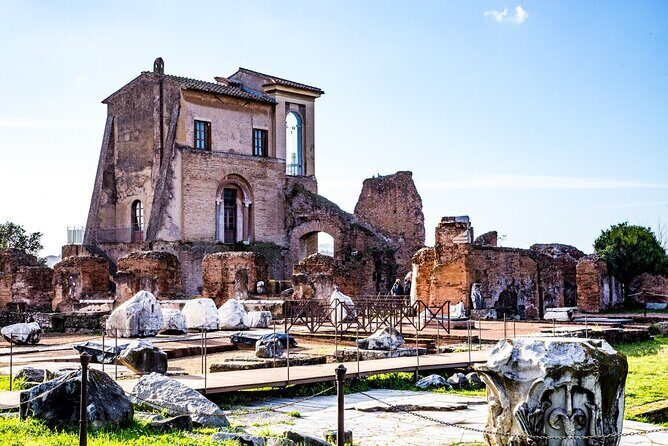 Small Group Tour: Colosseum & Roman Forum with Arena Floor Access - Who should book this Colosseum and Forum tour