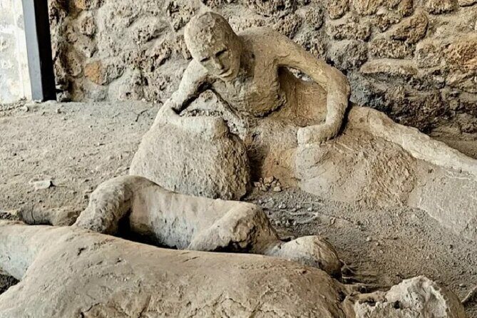 Small Group Tour Pompeii and Herculaneum from Rome - Pompeii in Three Hours: Basilica, Forum, Baths, and Street Life