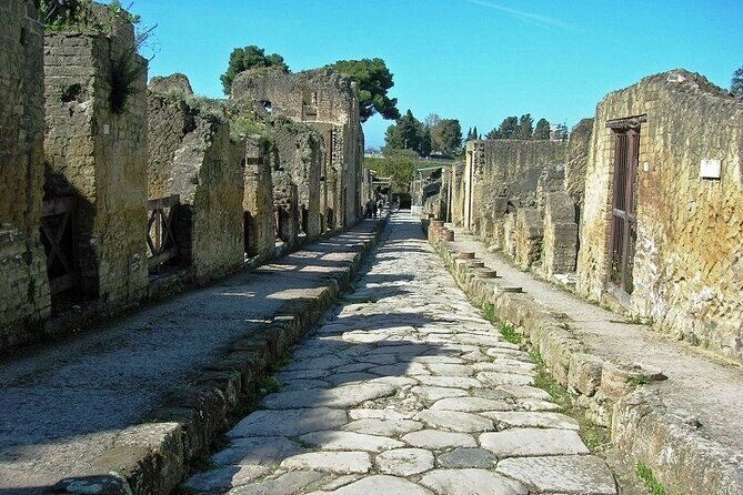 Small Group Tour Pompeii and Herculaneum from Rome - What to Pack for Ancient Steps, Toilets, and Sun