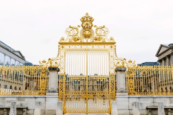 Small Group VIP Versailles Bike Tour from Paris with King's Apartments Access - The morning ride out of Paris: Javel meet-up and RER C