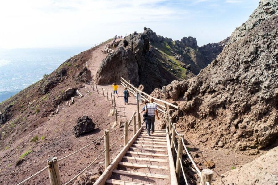 Sorrento: Pompeii and Vesuvius Day Trip with Entry and Lunch - Winery Lunch Near Vesuvius: A Break That Feels Local, Not Like a Detour