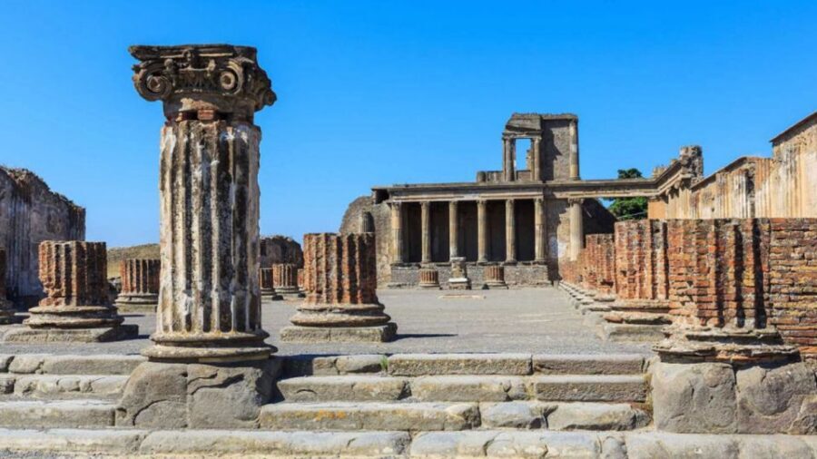 Sorrento: Skip-the-Line Pompeii Express Tour by Train - The Ride and the Stop: Pompeii Scavi (Villa Dei Misteri)
