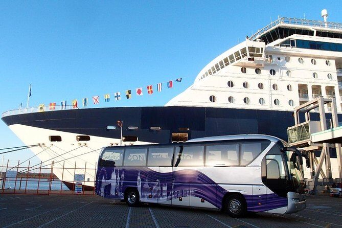 Southampton Pre-Cruise Tour: London to Southampton via Stonehenge - The drive to Southampton: timed transfer so you don’t miss embarkation