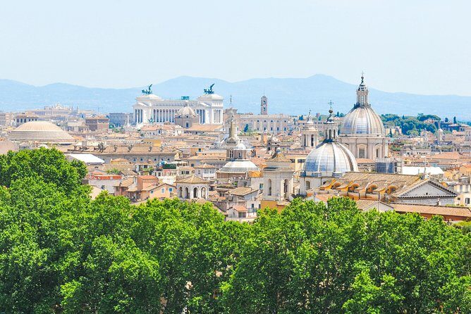 St. Peter’s Basilica: Self-guided Audio Tour on your Phone (without ticket) - Inside the basilica: St. Peter’s statue and Bernini’s baldachin