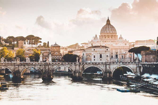 St. Peter’s Basilica: Self-guided Audio Tour on your Phone (without ticket) - What it’s like on the ground: easy navigation, lots of artwork