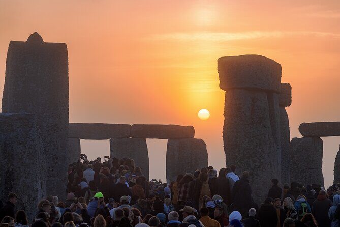 Stonehenge Summer Solstice Tour from London: Sunset or Sunrise Viewing - Getting From London to the Site: Coach Comfort and a Realistic Schedule