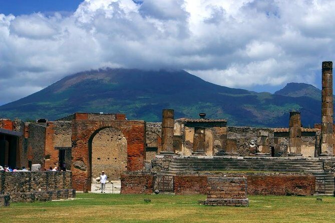 Transfer Naples to Sorrento with stop to visit Pompeii ruins - Inside Pompeii: a planned 2-hour window (and why 2 hours is the sweet spot)