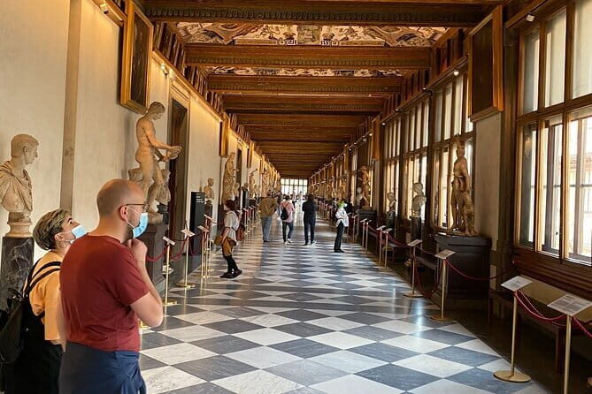 Uffizi and Accademia Small Group Guided Tour - Meeting point details (Via dei Castellani): how to avoid a first-day stumble