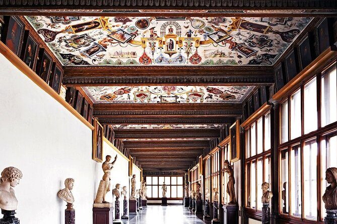 Uffizi Gallery Italian guided Tour semi private - Medici Family Context in the Gallery Corridors