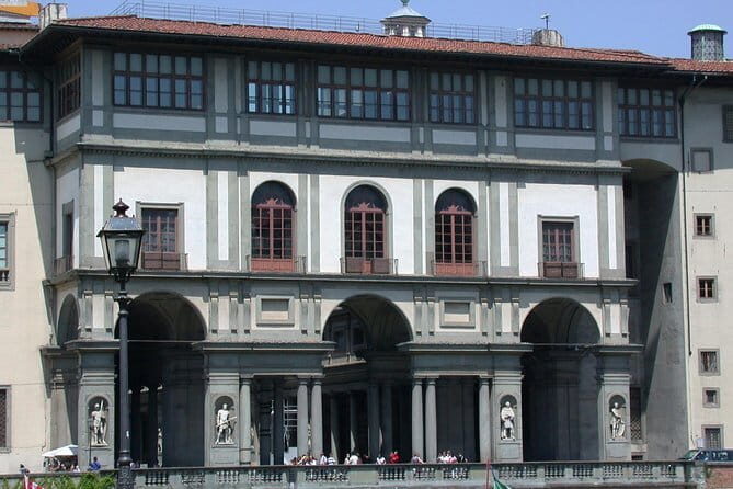 Uffizi Gallery Private Tour with 5-star Guide - Getting oriented at Piazzale degli Uffizi (then extending your visit)