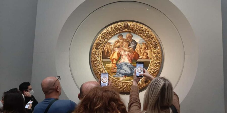 Uffizi Gallery skip-the-line ticket & self-guided visit APP - Meeting point near door n. 1: how entry starts